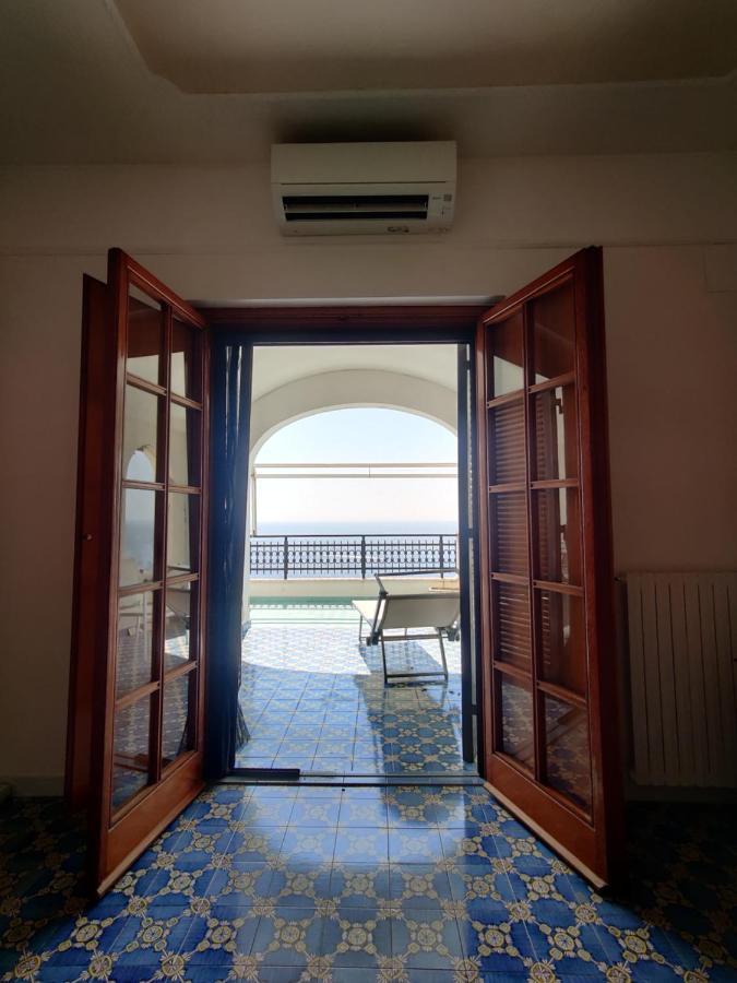 Casa La Scogliera Apartment Praiano Exterior photo